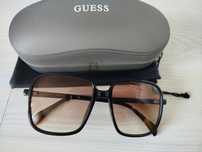 Очила Guess с твърд калъф