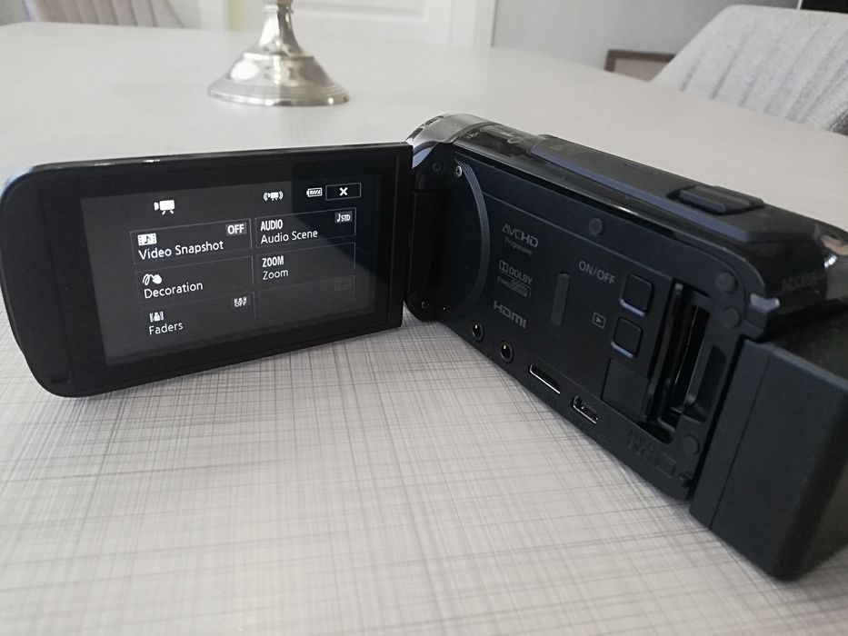 Видео камера Canon Vixia HF R500