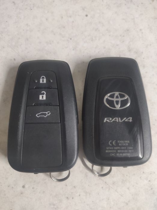 Электронный смарт ключ Тойота RAV4