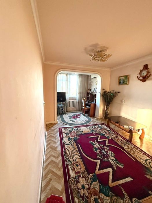 Срочно сотилади 5 хона 4 этаж 4 этажли домда Мархабо Сангизар