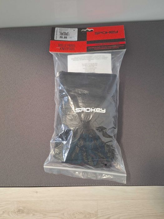 Genunchiere activități sportive. Sunt noi noute.Sigilate!