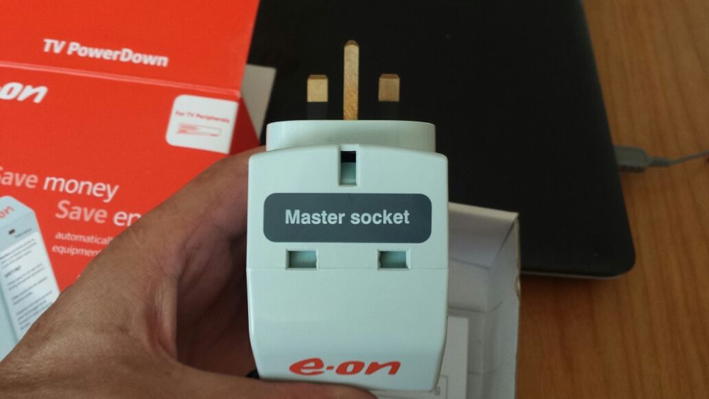 Tripla priza protectie aparatura electrocasnica