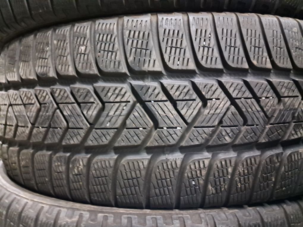Anvelope second  iarna 235 55 R19 Pirelli