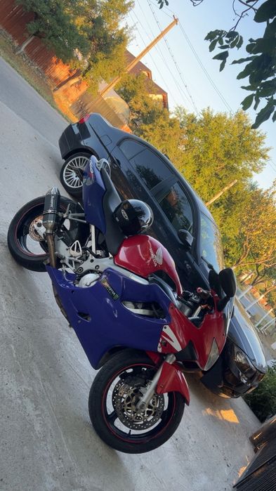 Vând honda cbr f4 600cc