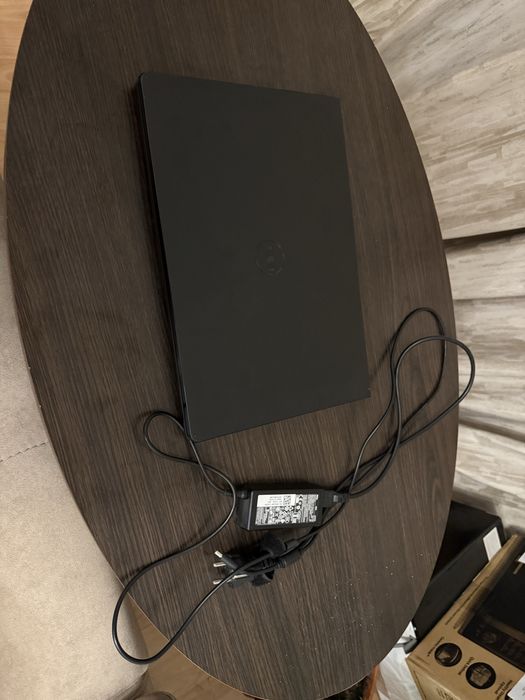 Laptop DEll Inspiron 15  1 TB