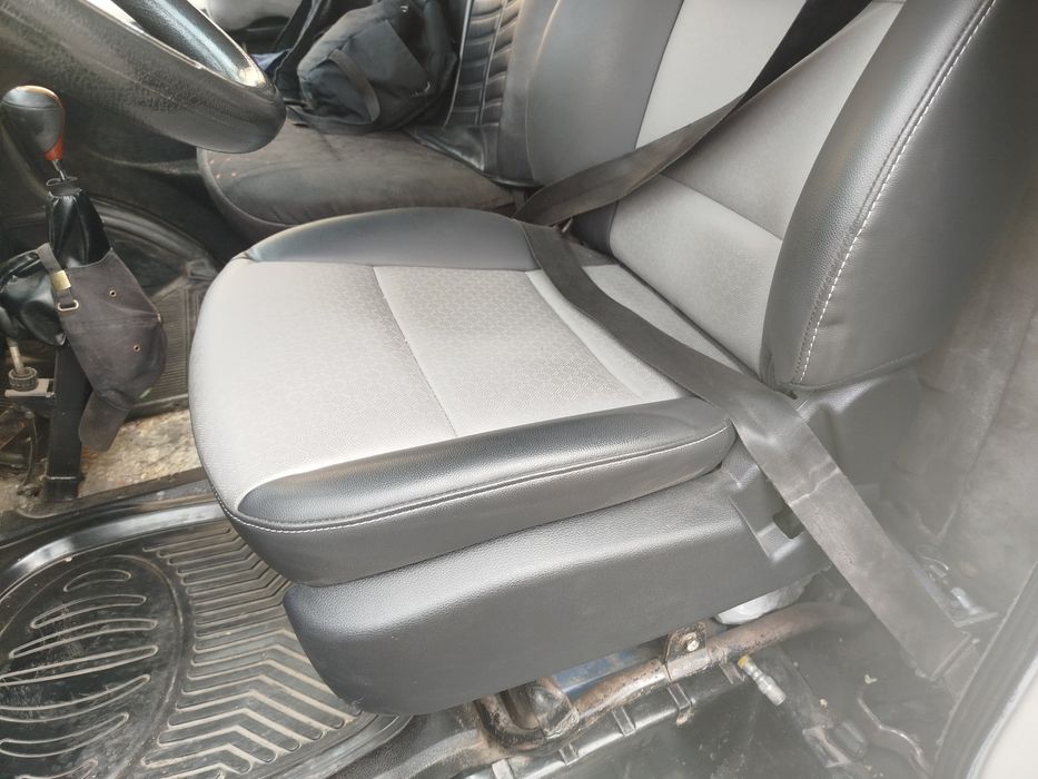 Сидение автомобильный