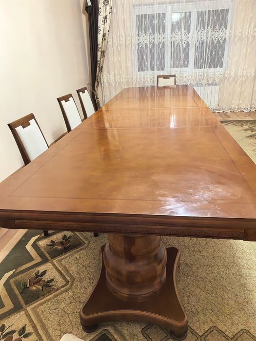 Стол для гостиной