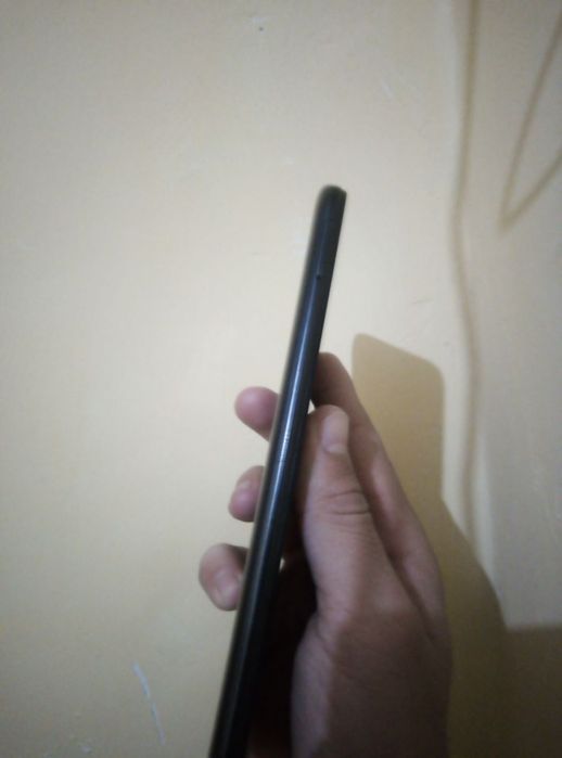 Redmi 10a 4ga 64 gb faqat 1 simda ishlidi karobka dakument yoq