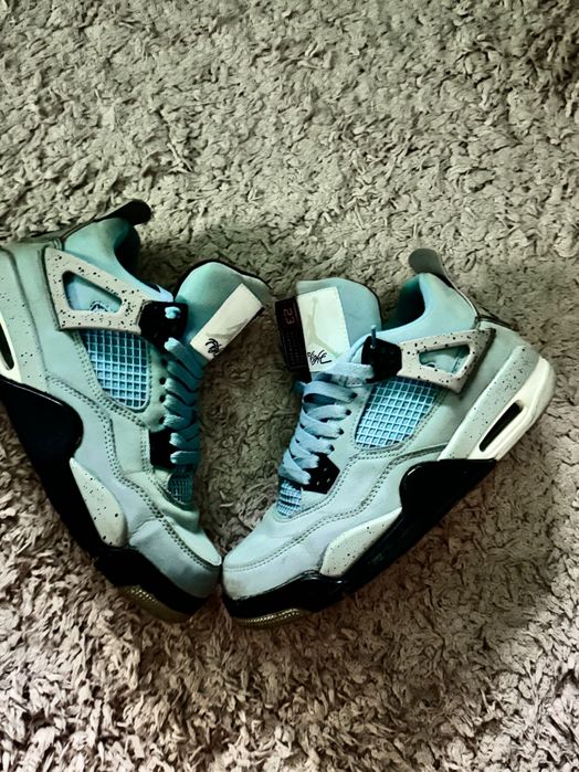 Jordan 4 retro University Blue 38,5