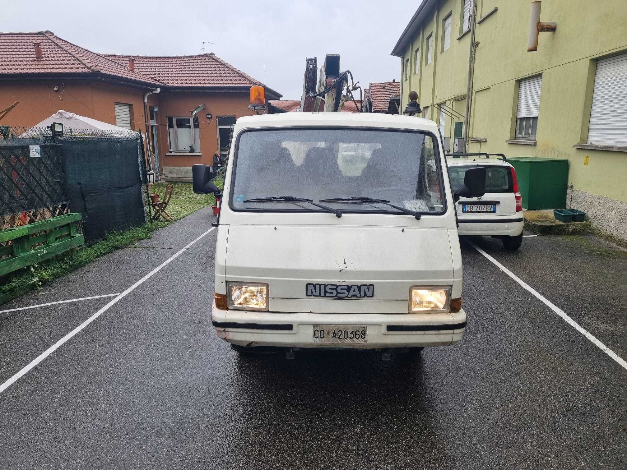 Автовишка Nissan Trade 3.0 D