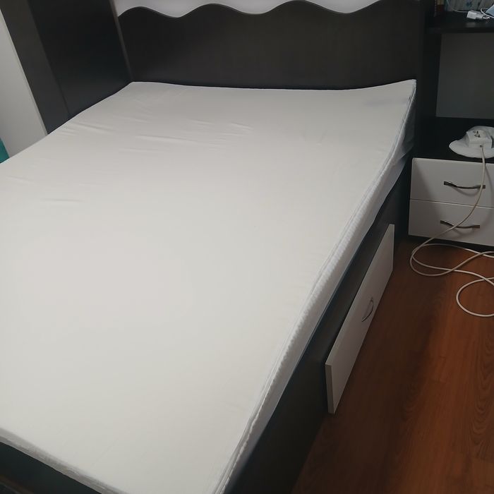 Vand ladă de dormitor cu sertatre facut la comanda