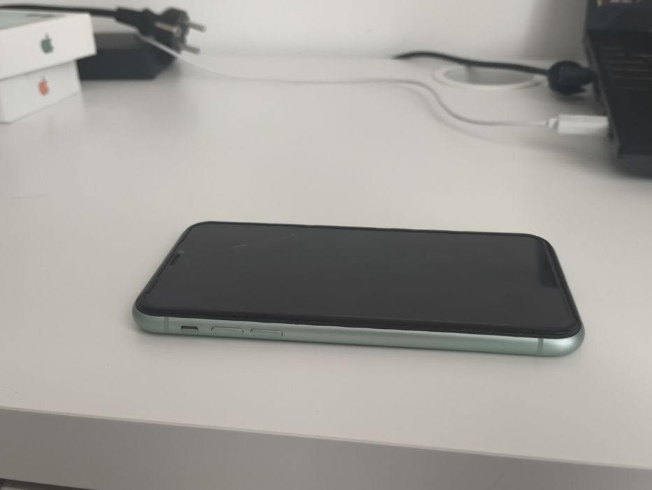 Продается айфон 11