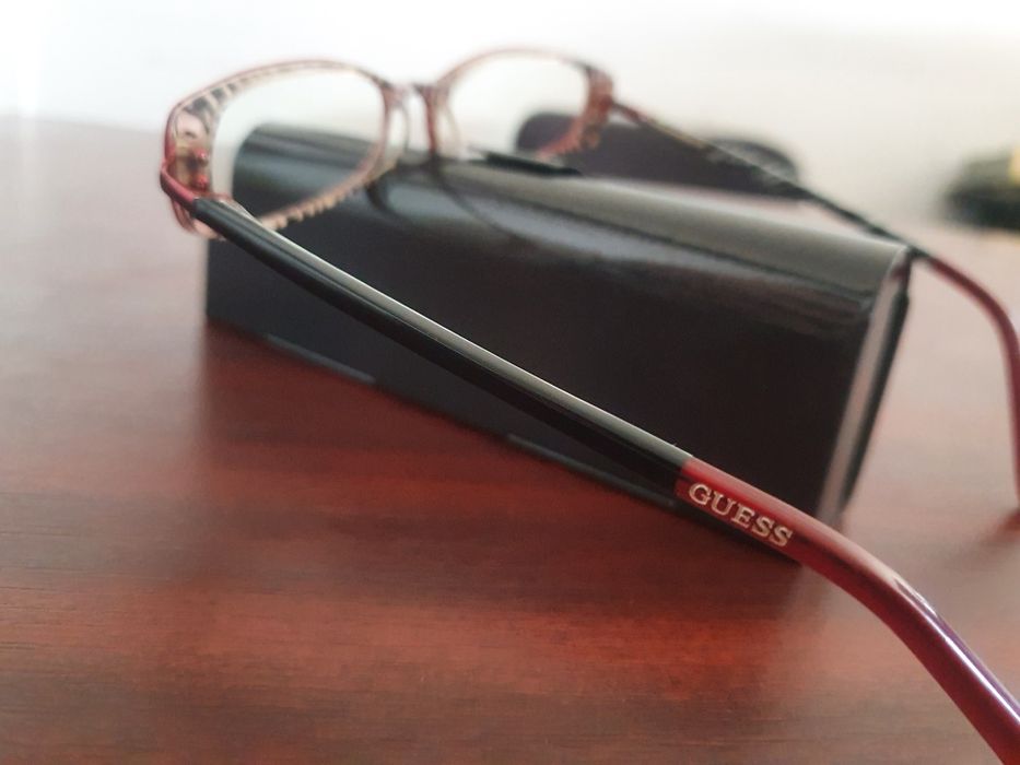Rama ochelari Guess cu toc metalic