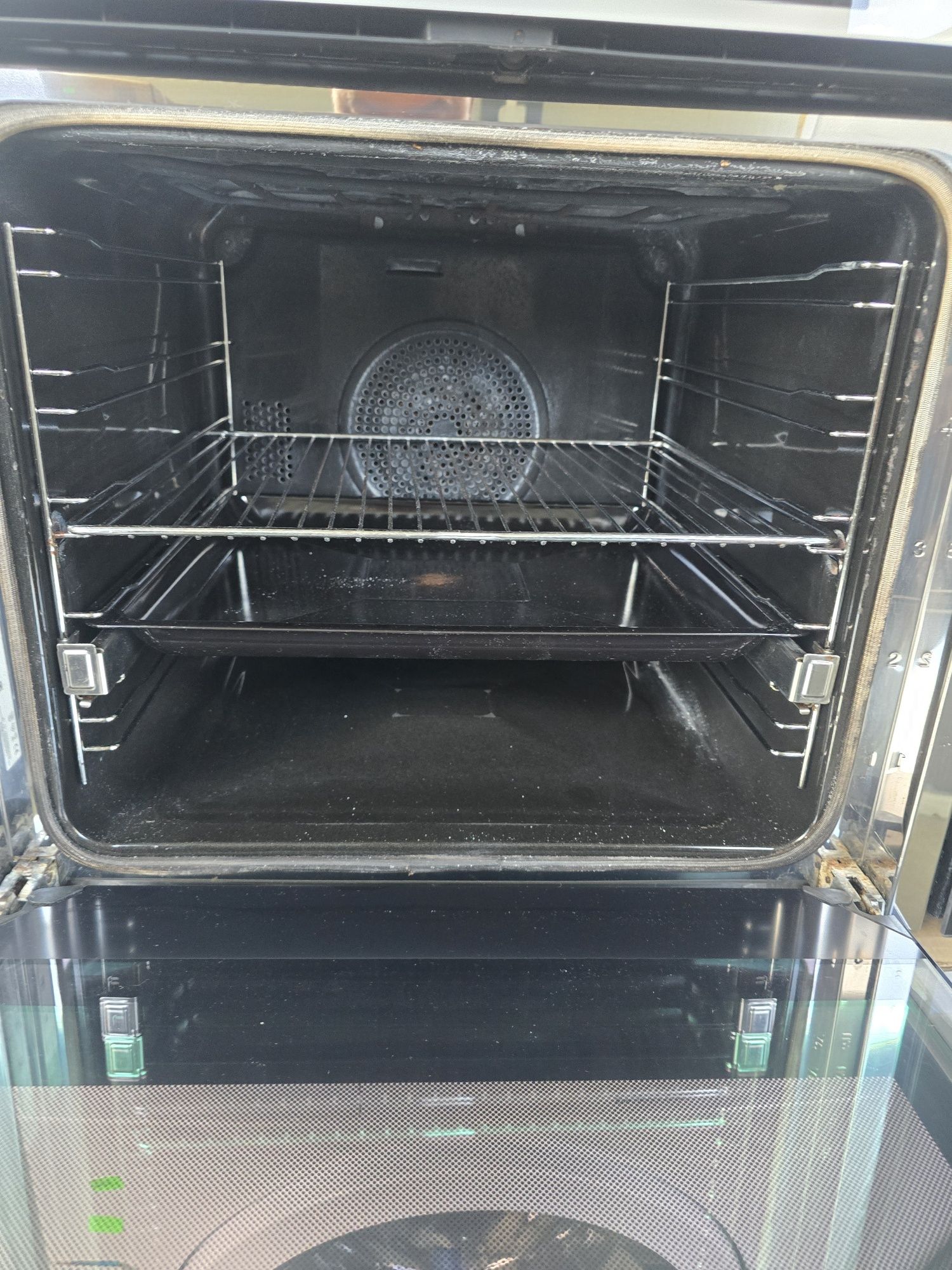 Miele H 5240 BP Фурна за вграждане с функция пиролиза