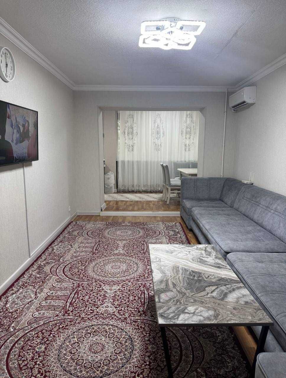 Алишер навои , 3/2/5 продается квартира , 70м2 , ц13 УРДА