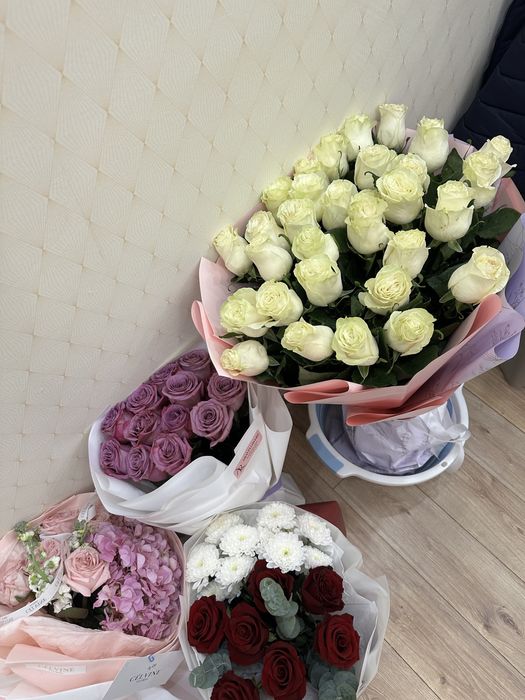 Белый роза метровая  31 штукк