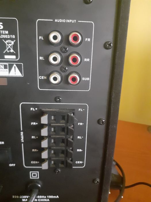 Vând boxe multimedia 5.1 Philips