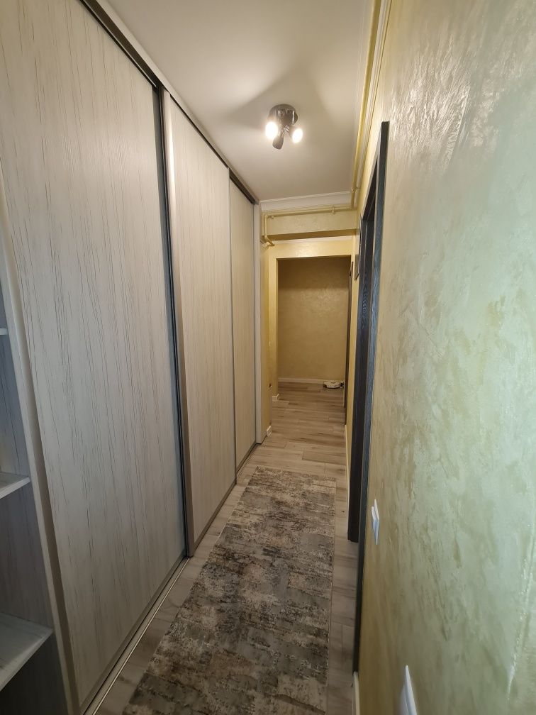 Vând apartament 3 camere mobilat și utilat în Floresti