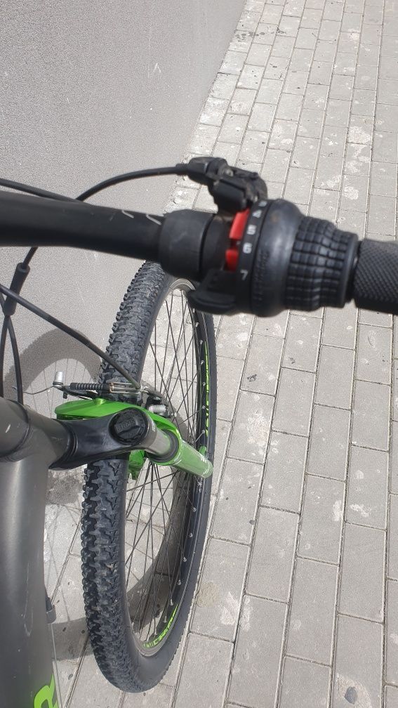 Vînd bicicletă este instare foarte bună.