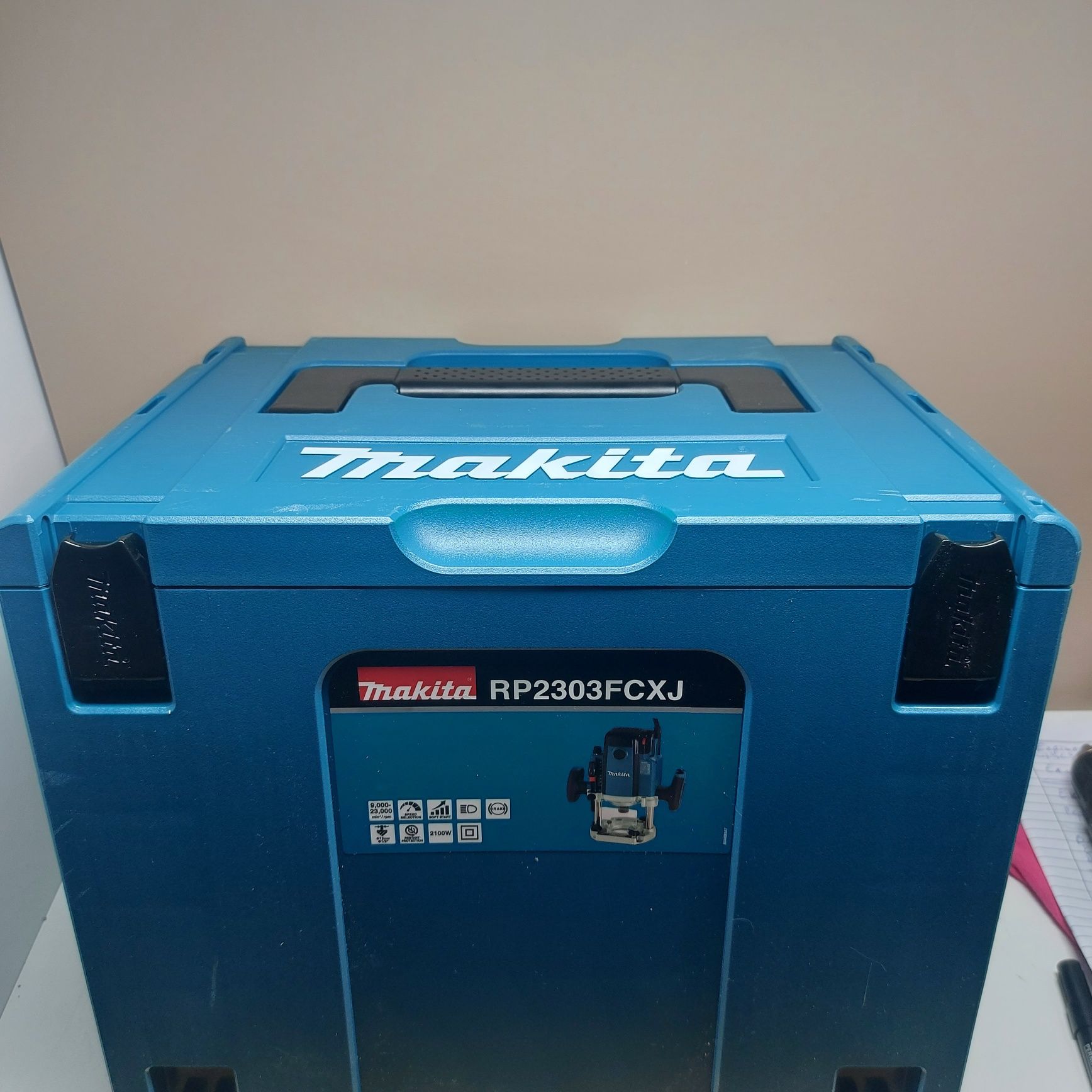 ПРОМОЦИЯ.Нов модел мощна фреза Makita RP2303FCXJ