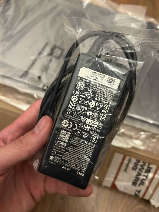 Laptop Dell Vostro 3525 FHD 120HZ Ryzen 7 AMD Radeon 16GB 512GB SSD