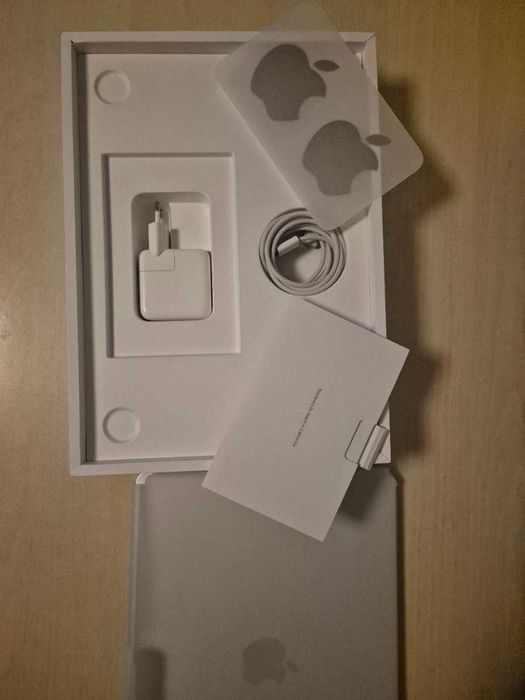 Лаптоп Apple Macbook M3 air 13