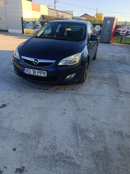 Opel Astra J 2010
