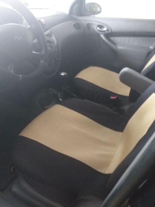 Vand ford focus pt dezmembrari  an 2001
