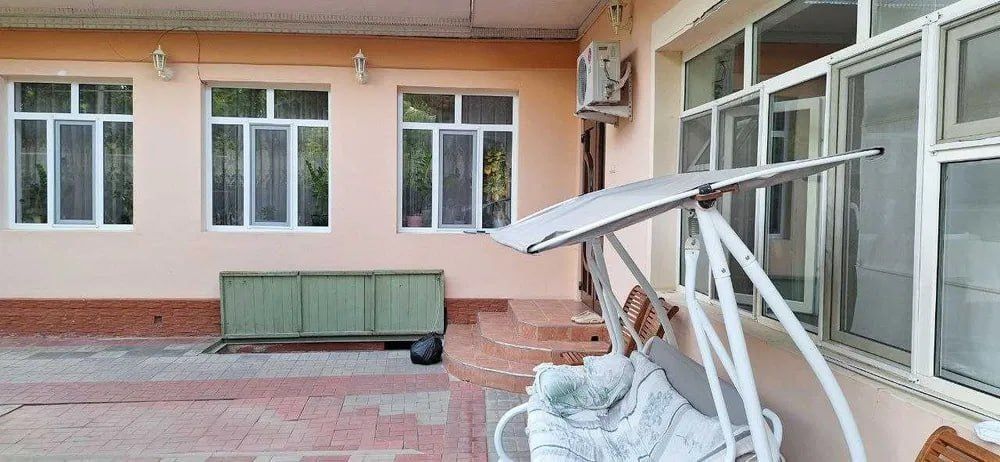 Sotiladi Дом Яккасарай Махаля Ракат боши 10 соток Фасад 18,5м