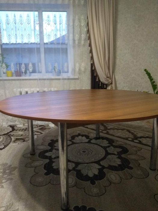 Продам большой стол