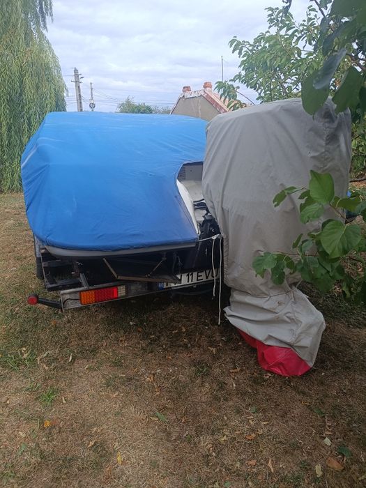 Vând barca Bayliner Arriva