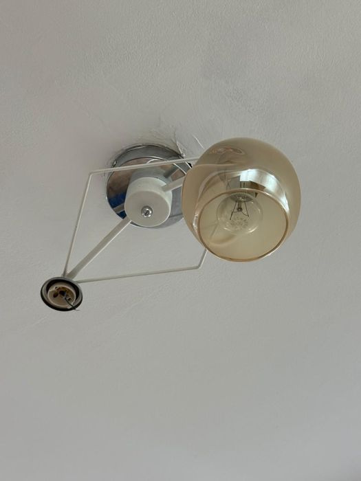 Люстра, (плафон) в рвбочем состоянии,