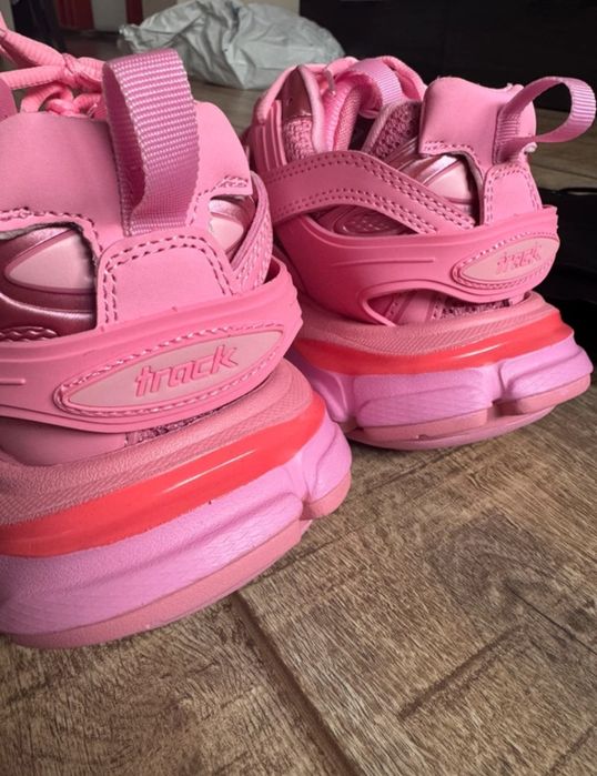 Balenciaga track roz
