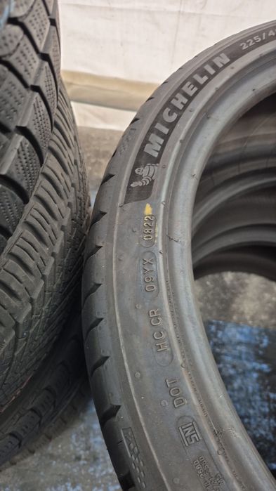 225 40 18 Michelin 5 O bucata