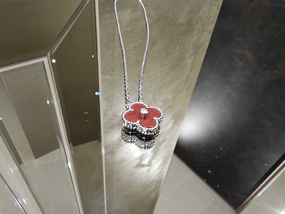 Van Cleef & Arpels VCA Silver Red Alhambra Diamond Clover Дамско Колие