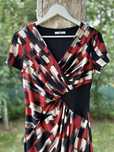 Rochie elegantă cu imprimeu geometric roșu-negru, mărime 36