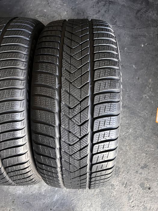 2 anvelope iarna 255/40/20 , Pirelli , DOT 4321 , 6.8 mm