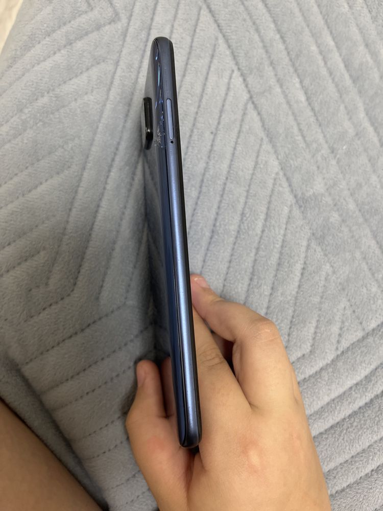 Redmi note 9S , разбитый сзади. но для использываения отлично