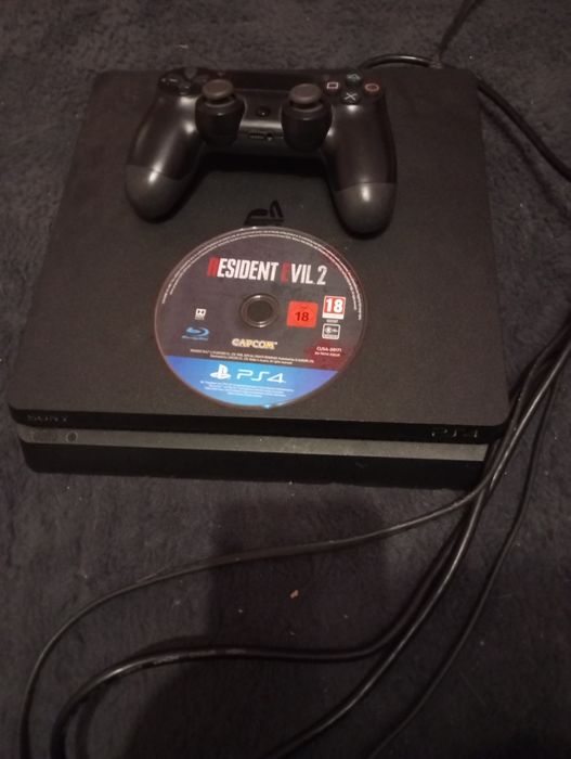 Vand ps 4 slim cu resident evil 2