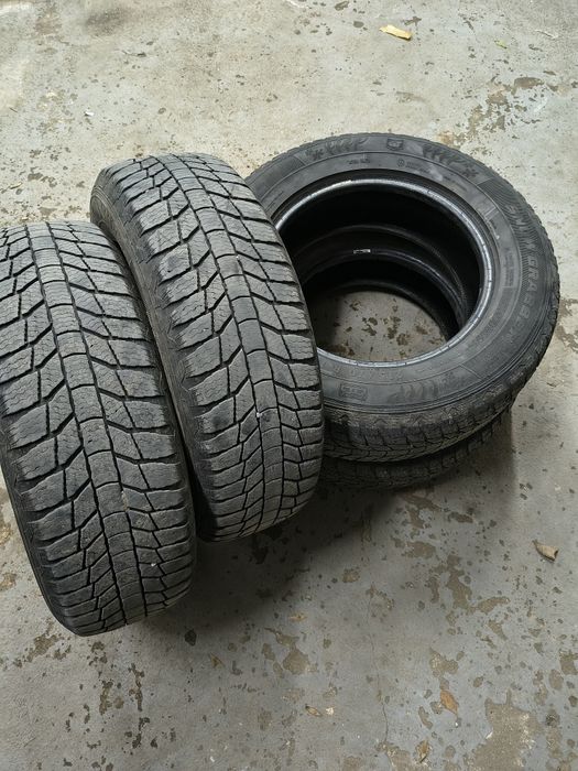 Зимни гуми за джип 215 70 16