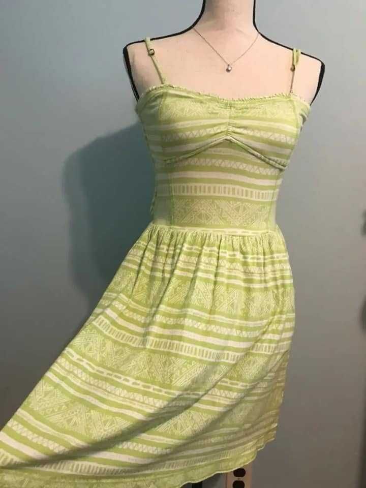 Rochie Aeropostale, verde, neagra sau alba cu flori