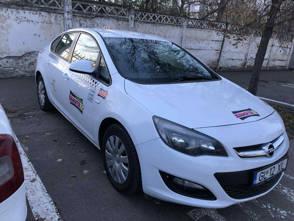 VAND FIRMA TAXI opel asta J 2017 licenta valabila pana pe 19.12.2031