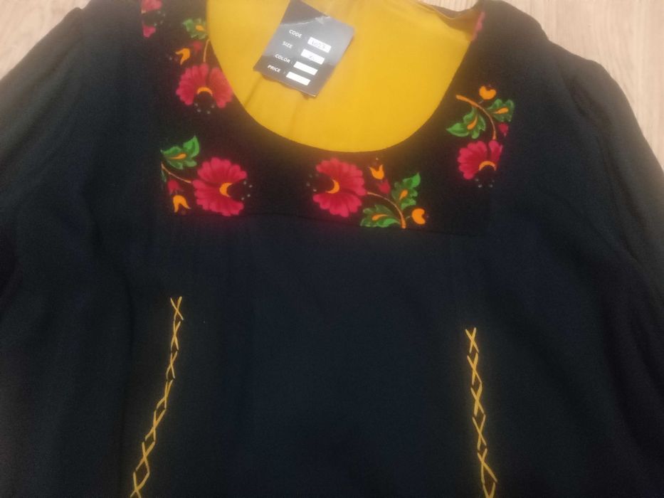 Rochie nouă cu etichetă tradițională