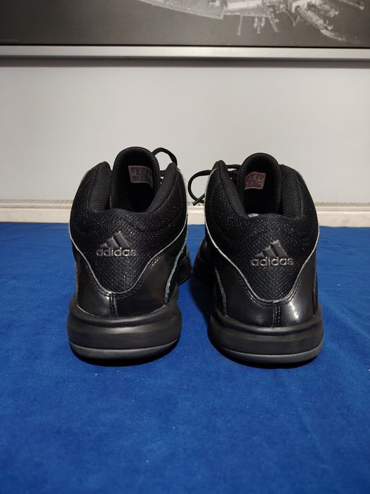 ADIDAS Performance Isolation 2, mărimea 45, interior 29 cm.
