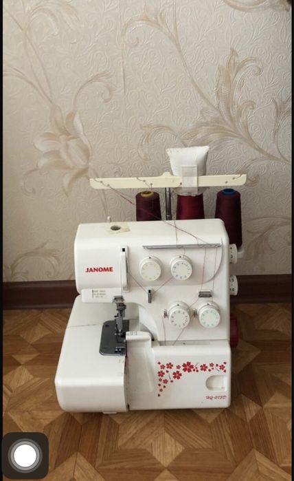 Оверлок японский отличном состоянии