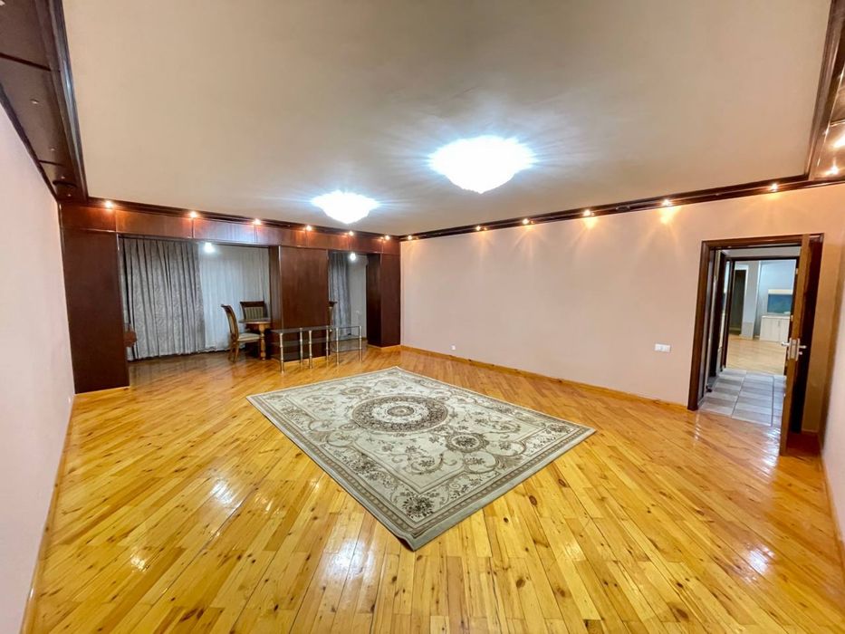 Срочно продажа кв  Ракат Махалля 5 ком 3/4 этаж 236м2