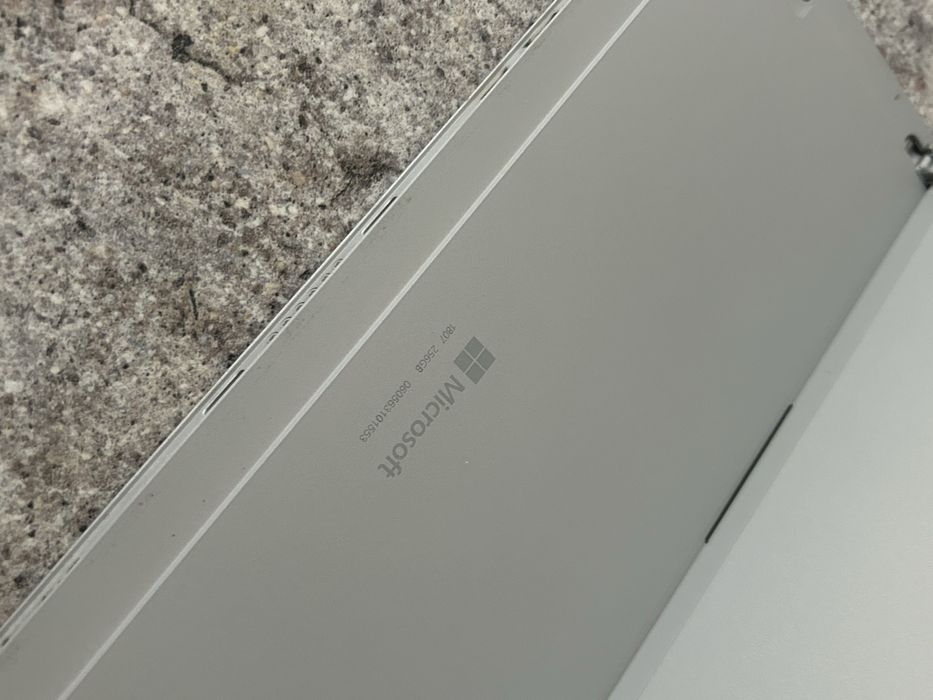 Tablet Microsoft Surface PRO 5 - 1807 - i5, 256 SSD, 8Gb Ram