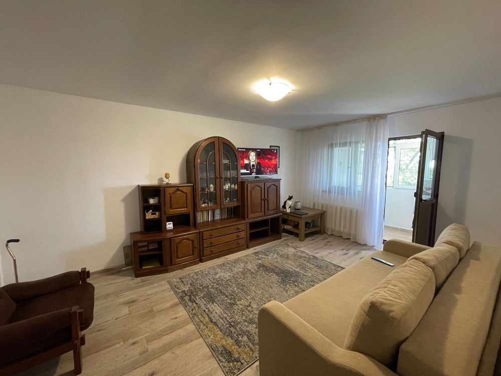Vand apartament 3 camere.Nu sunt agentie imobiliara