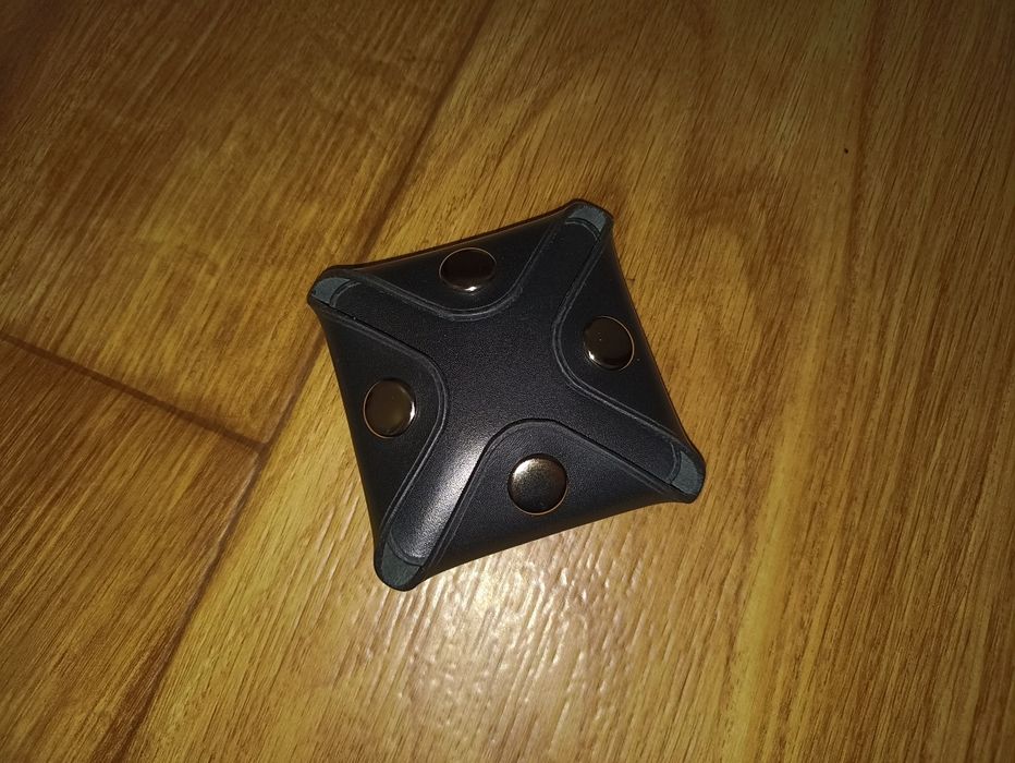 Кошелёк для монет и мелочи.