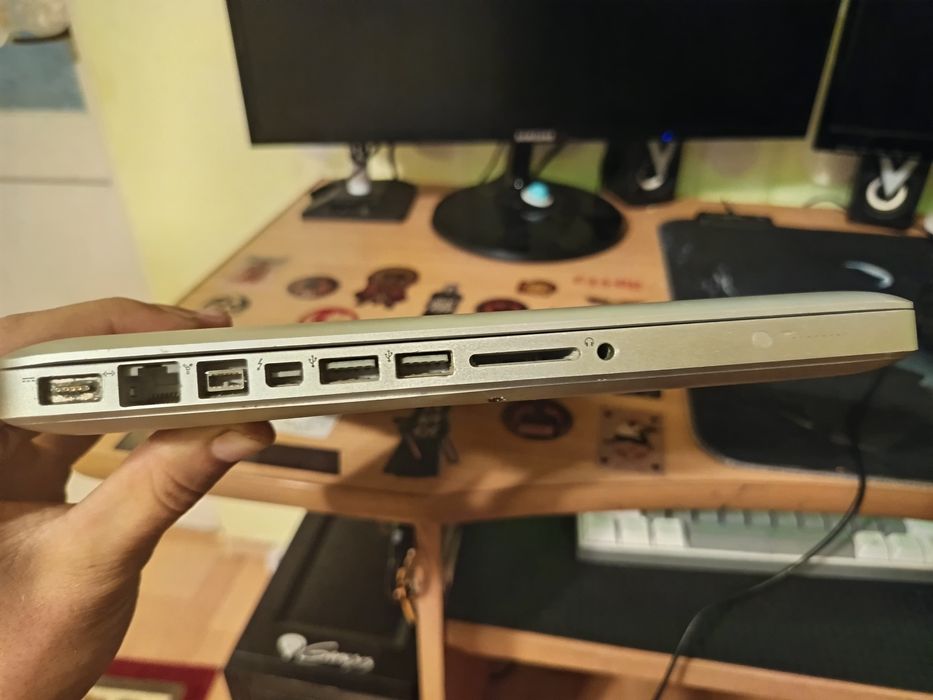 Vând MacBook Pro